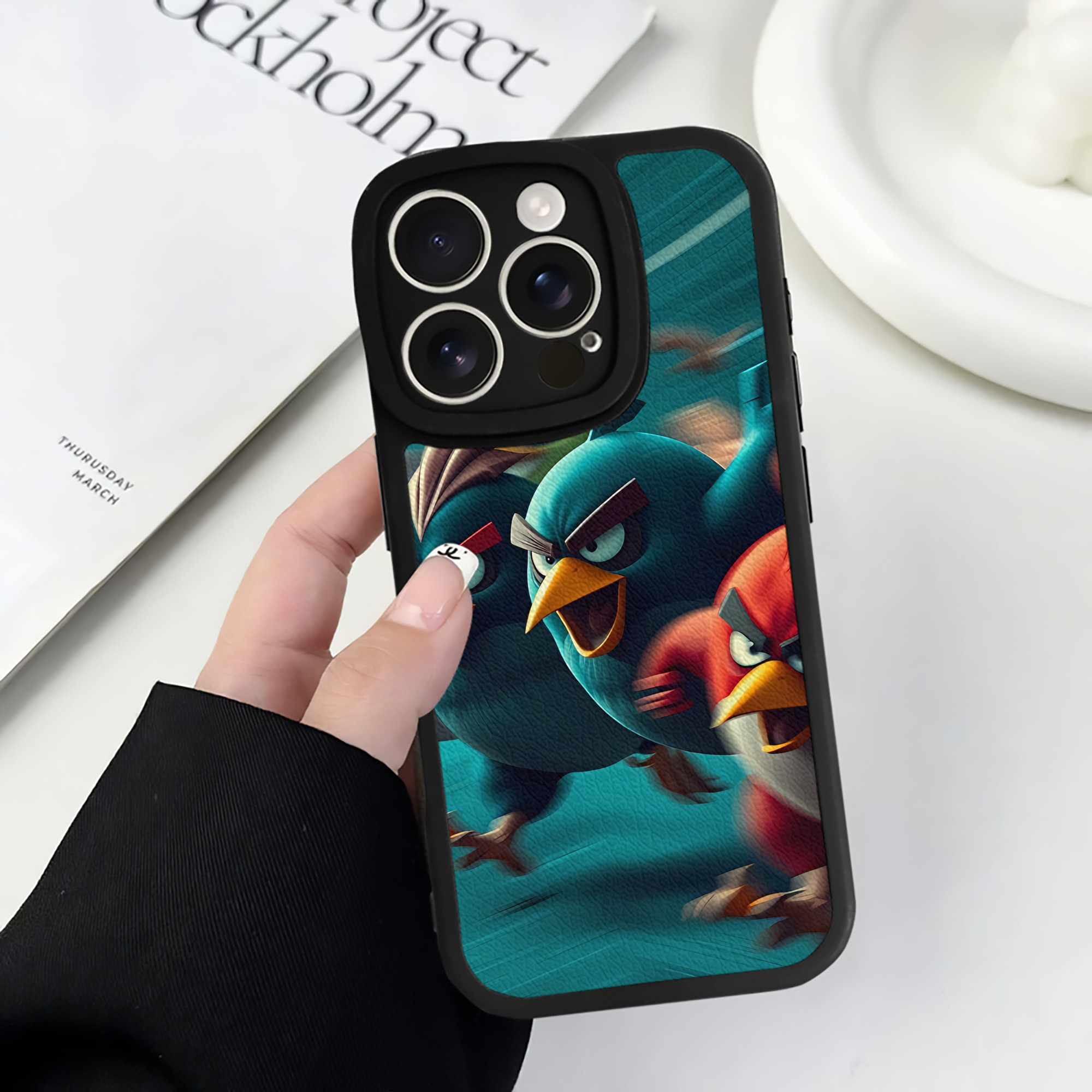 （画像用） Angry Birds アングリーバード 【iPhone 16シリーズ対応】シリコンスマホケース（レザー調） 材質：シリコン
